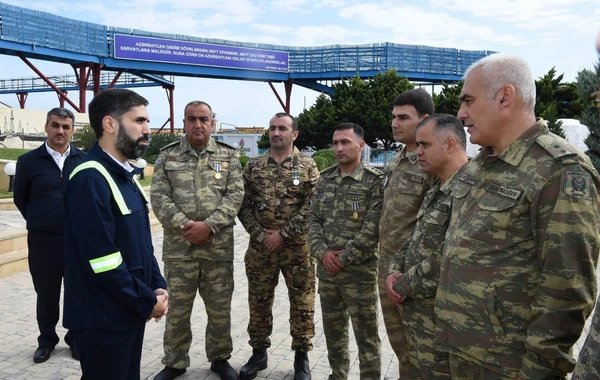 SOCAR prezidentinin rəhbərliyi ilə nümayəndə heyəti “Neft Daşları”na səfər edib - FOTO