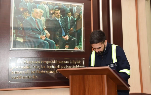 Делегация во главе с президентом SOCAR посетила "Нефтяные Камни" - ФОТО