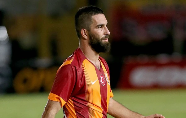 Arda Turan 35 yaşında karyerasını bitirdi - VİDEO
