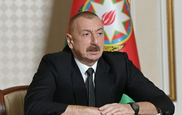 İlham Əliyev Britaniya səfirliyində olub, II Elizabetin vəfatı ilə əlaqədar başsağlığı verib - FOTO