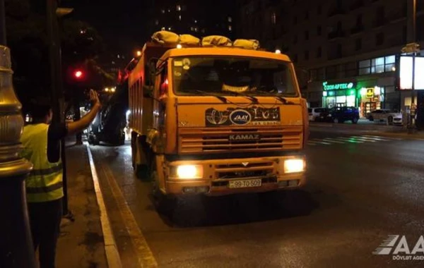 В центре Баку начался ремонт еще одного участка проспекта - ВИДЕО