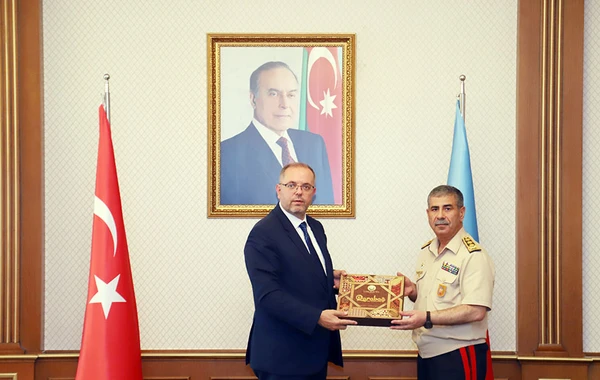Müdafiə Naziri Zakir Həsənov görüş keçirdi - FOTO