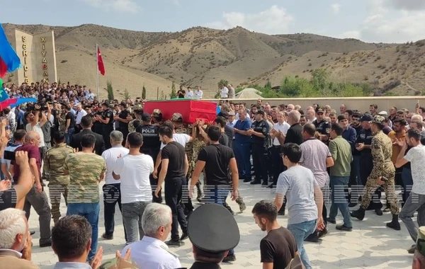 Tərxis olunmağına 17 gün qalmış Şəhid olan Nihat Qasımov dəfn edildi - FOTO