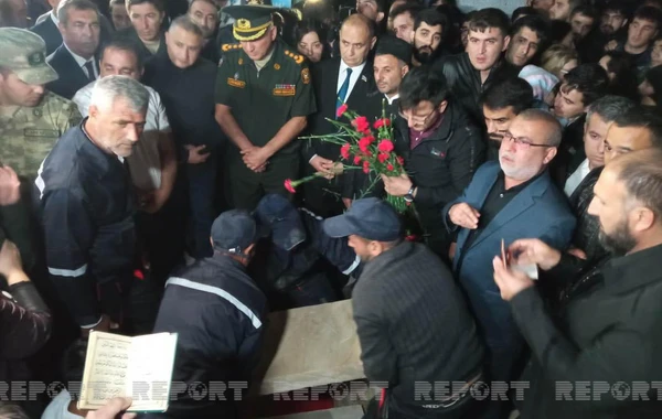 Şəhid zabit Ravil Hümbətov İkinci Fəxri Xiyabanda dəfn edilib - FOTO