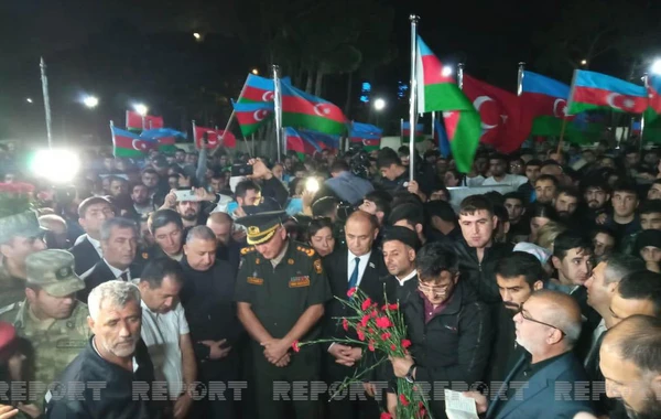 Şəhid zabit Ravil Hümbətov İkinci Fəxri Xiyabanda dəfn edilib - FOTO