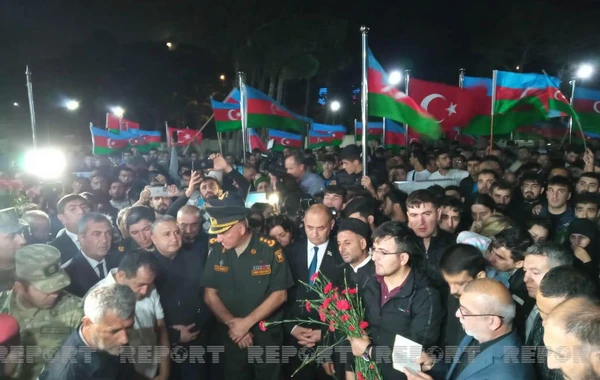 Şəhid zabit Ravil Hümbətov İkinci Fəxri Xiyabanda dəfn edilib - FOTO