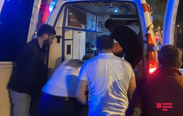 Bakıda gənc üçüncü mərtəbədən yıxılaraq komaya düşüb - FOTO