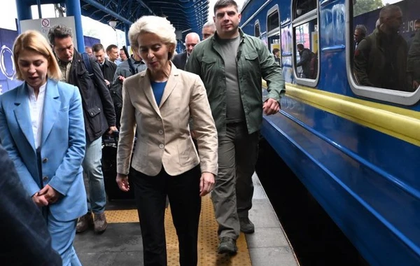 Ursula von der Leyen Kiyevdədir - FOTO