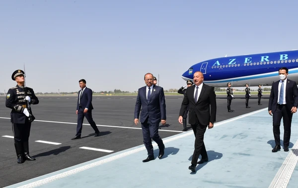 Президент Ильхам Алиев отправился с визитом в Узбекистан - ФОТО