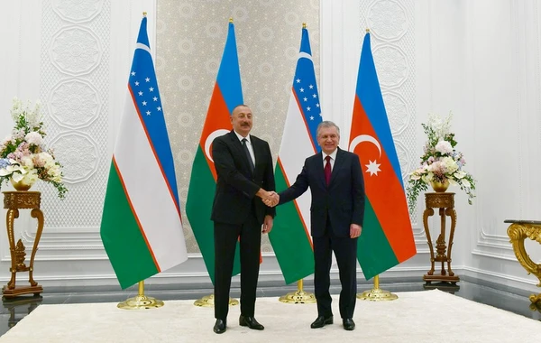 Səmərqənddə Azərbaycan Prezidenti İlham Əliyevin Özbəkistan Prezidenti Şavkat Mirziyoyev ilə görüşü olub - YENİLƏNİB
