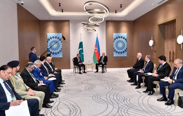 Президент Азербайджана встретился с премьер-министром Пакистана - ФОТО