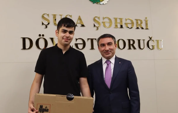 Şuşa rayonu üzrə yüksək bal toplayan 6 məzun öz doğma şəhərini ziyarət edib - FOTO