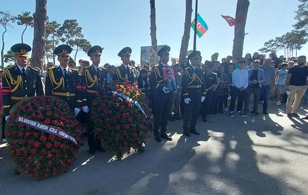 Руководящий состав Минобороны принял участие в похоронах шехидов - ФОТО