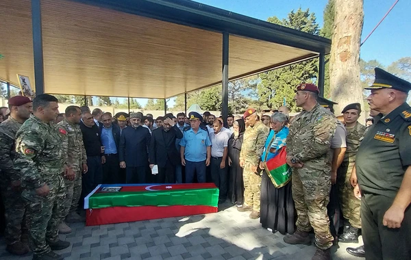Руководящий состав Минобороны принял участие в похоронах шехидов - ФОТО