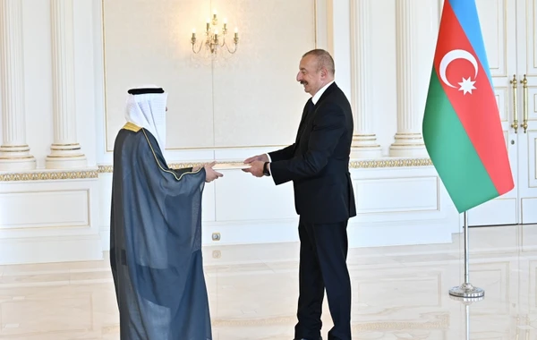 İlham Əliyev Küveytin yeni səfirinin etimadnaməsini qəbul edib - FOTO