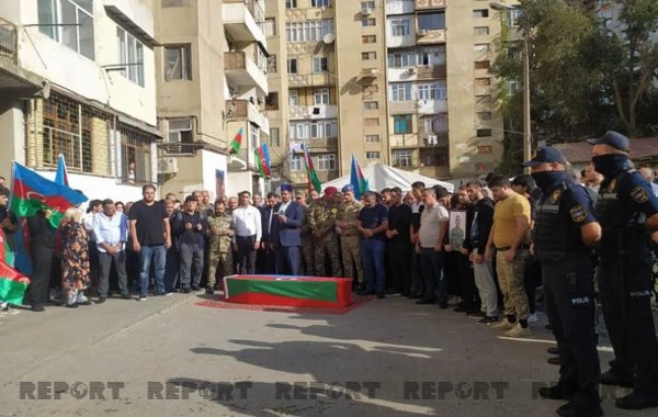 Vəfat etmiş Vətən müharibəsi qazisi torpağa tapşırılıb - FOTO - YENİLƏNİB