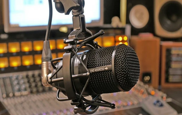 Azərbaycanda 3 radio yayımçısına lisenziya verildi - FOTO