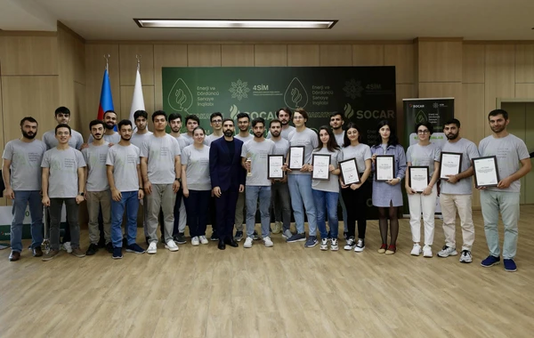 Rövşən Nəcəf: “Bərpa olunan enerji resurslarının tətbiqi regionun enerji təhlükəsizliyini gücləndirəcək”