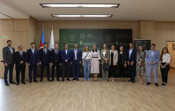 Rövşən Nəcəf: “Bərpa olunan enerji resurslarının tətbiqi regionun enerji təhlükəsizliyini gücləndirəcək”