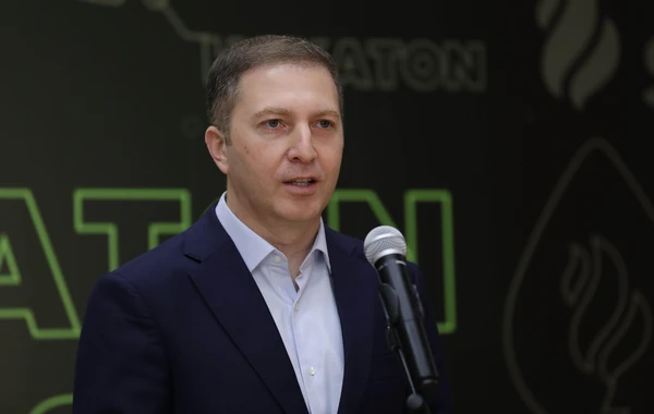 Rövşən Nəcəf: “Bərpa olunan enerji resurslarının tətbiqi regionun enerji təhlükəsizliyini gücləndirəcək”