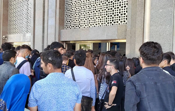 Metronun "Elmlər Akademiyası" stansiyasında sıxlıq - FOTO/VİDEO