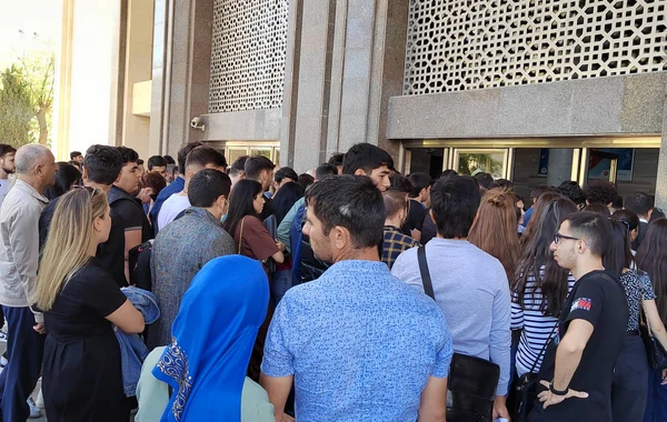 Metronun "Elmlər Akademiyası" stansiyasında sıxlıq - FOTO/VİDEO