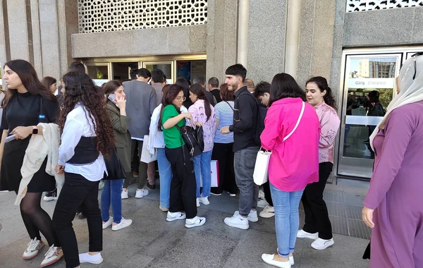 Metronun "Elmlər Akademiyası" stansiyasında sıxlıq - FOTO/VİDEO