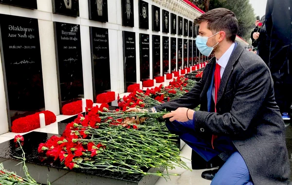 İsrail səfiri Azərbaycan xalqına başsağlığı verib - FOTO