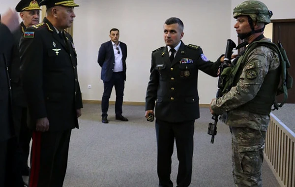 Baş Qərargah rəisi Gürcüstanda Milli Təlim və Tədris Mərkəzində olub - FOTO