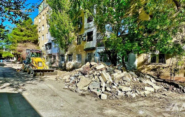 Bakının daha bir küçəsi təmir edilir - FOTO