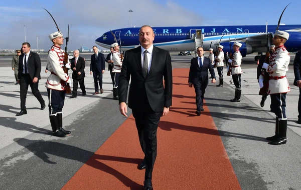 Президент Ильхам Алиев отбыл с официальным визитом в Болгарию - ФОТО