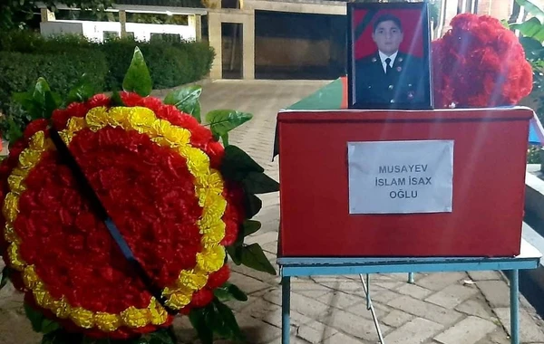 Dünənki qəzada ölən şəxslər hərbçi imiş - FOTO