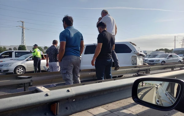 "Aeroport" yolunda ağır qəza: 3 avtomobil toqquşdu - FOTO/VİDEO
