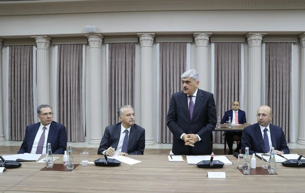 Bakıda nəqliyyat sahəsinin vəziyyətinə həsr olunan müşavirə keçirilib - FOTO