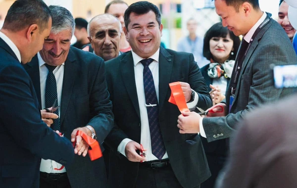 Səmərqənddə AZAL-ın ilk reysi eniş edib - FOTO