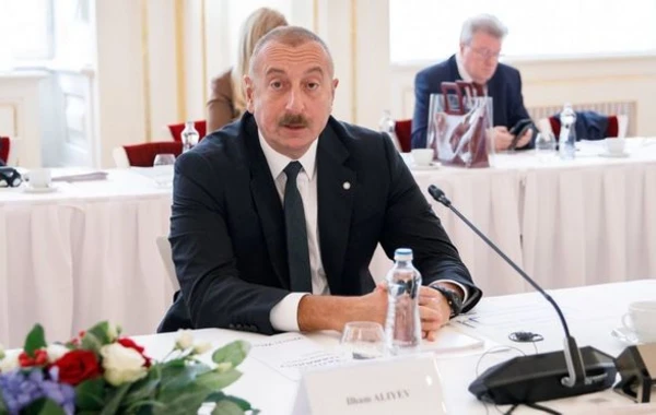 Ильхам Алиев принял участие в заключительном пленарном заседании в формате рабочего обеда - ФОТО