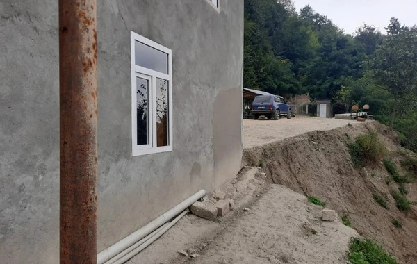 Astarada torpaq sürüşməsi olub - FOTO