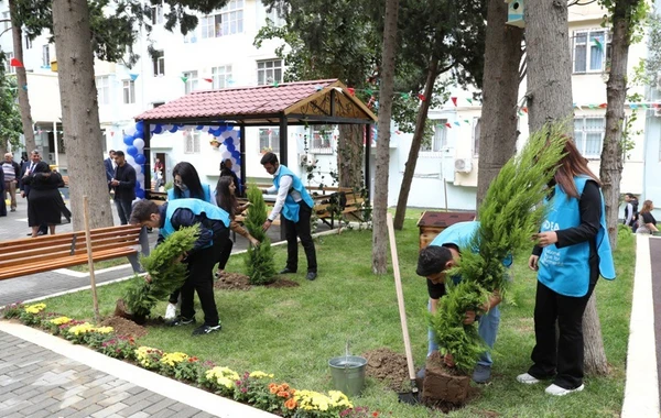 В столице благоустроен еще один двор - ФОТО