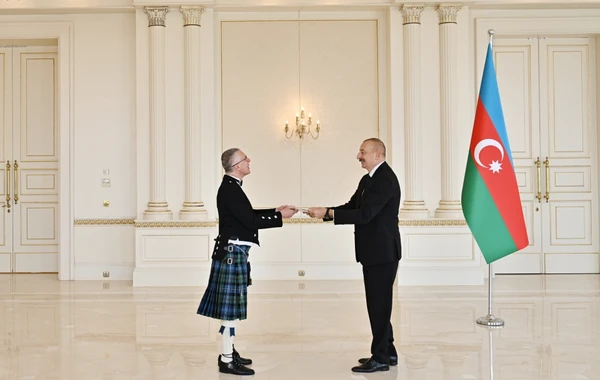 Prezident Britaniyanın Azərbaycanda yeni təyin olunmuş səfirinin etimadnaməsini qəbul edib - FOTO
