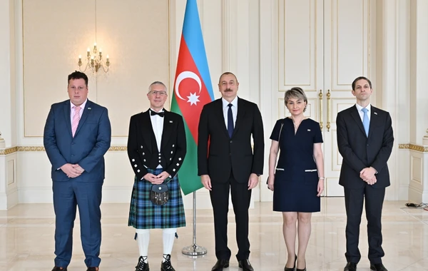 Prezident Britaniyanın Azərbaycanda yeni təyin olunmuş səfirinin etimadnaməsini qəbul edib - FOTO