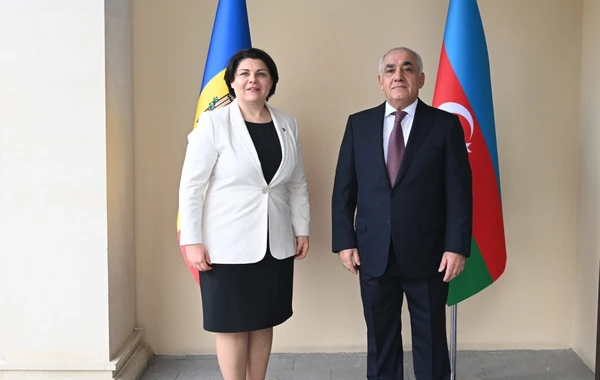Əli Əsədov Moldovanın Baş naziri ilə görüşüb