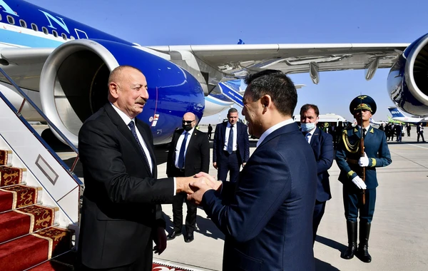 Prezident İlham Əliyev Qırğızıstana dövlət səfərinə gedib - FOTO