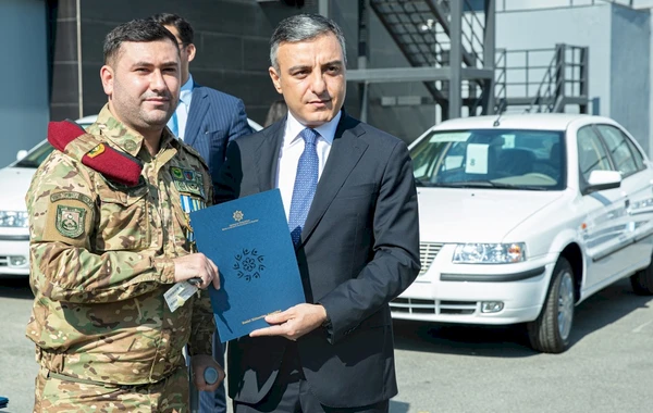 Azərbaycanda bu şəxslərə 20 avtomobil təqdim edilib - FOTO
