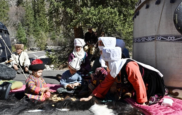 Azərbaycan və Qırğızıstan Prezidentləri Bişkekdə mədəni proqramda iştirak ediblər - FOTO - YENİLƏNİB