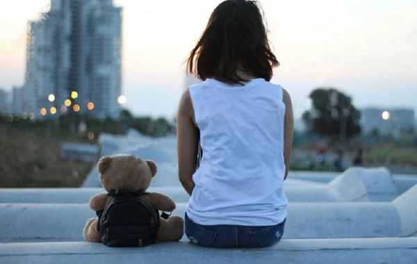 Bakıda 16 yaşlı qız itkin düşdü