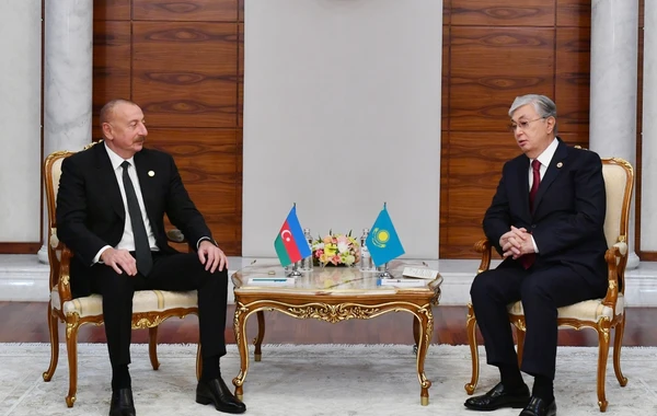 İlham Əliyev Astanada qazaxıstanlı həmkarı ilə görüşüb - FOTO/VİDEO - YENİLƏNİB