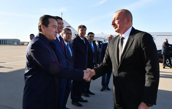 Azərbaycan Prezidentinin Qazaxıstana işgüzar səfəri başa çatıb - FOTO