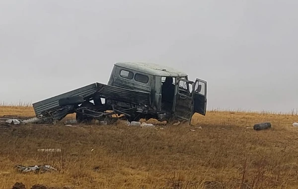 Автомобиль с армянскими военнослужащими подорвался на установленной ими мине, есть погибшие и раненые - ФОТО