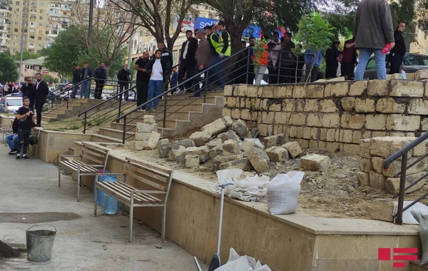 Bakıda tikilisi sökülən şəxs özünü yandırmağa cəhd etdi - FOTO