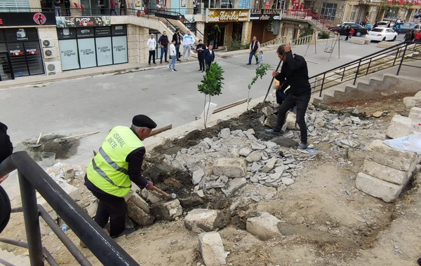 Bakıda tikilisi sökülən şəxs özünü yandırmağa cəhd etdi - FOTO
